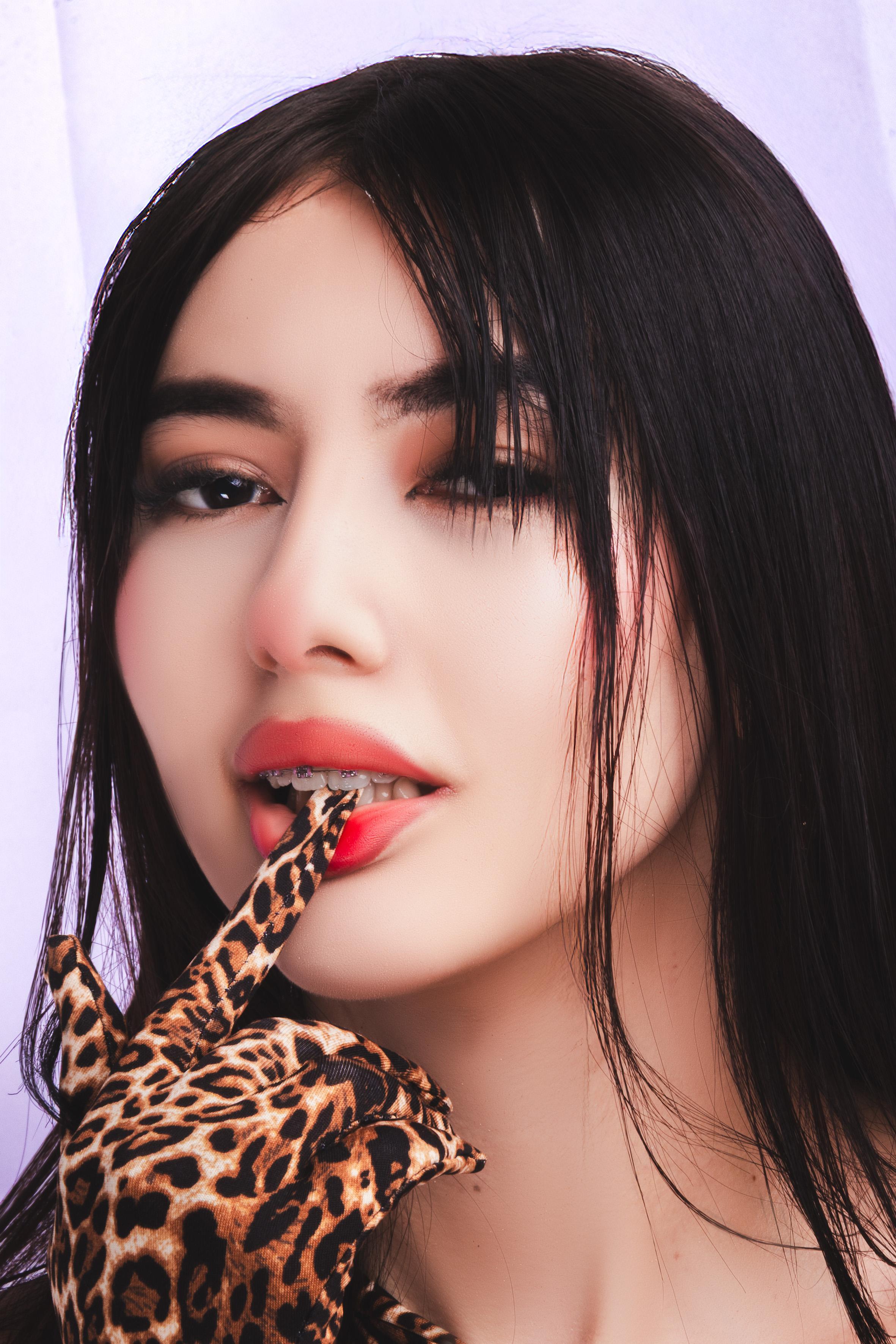 Watch Valeska_Zuev's Live Sex Show