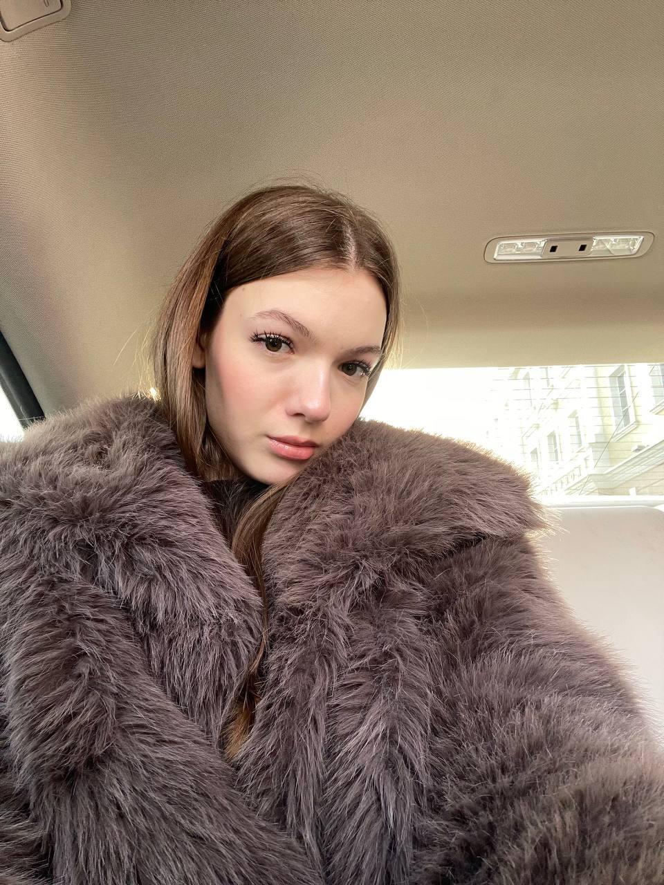 Watch AinsleyCompton's Live Sex Show
