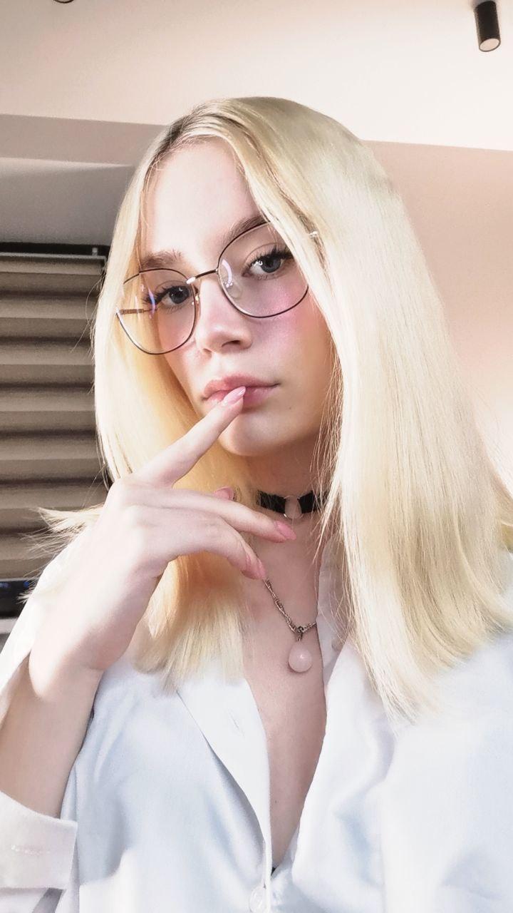 Watch MariamBerkes's Live Sex Show