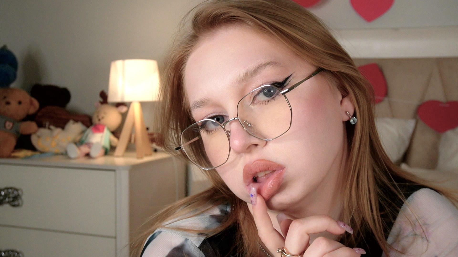 Watch OctaviaChapel's Live Sex Show