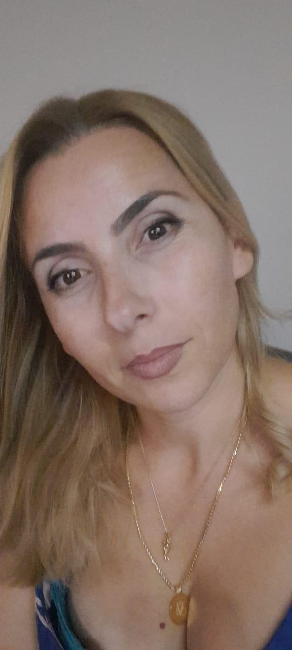 Sehen Sie sich lovesiara1s Live-Sexshow an