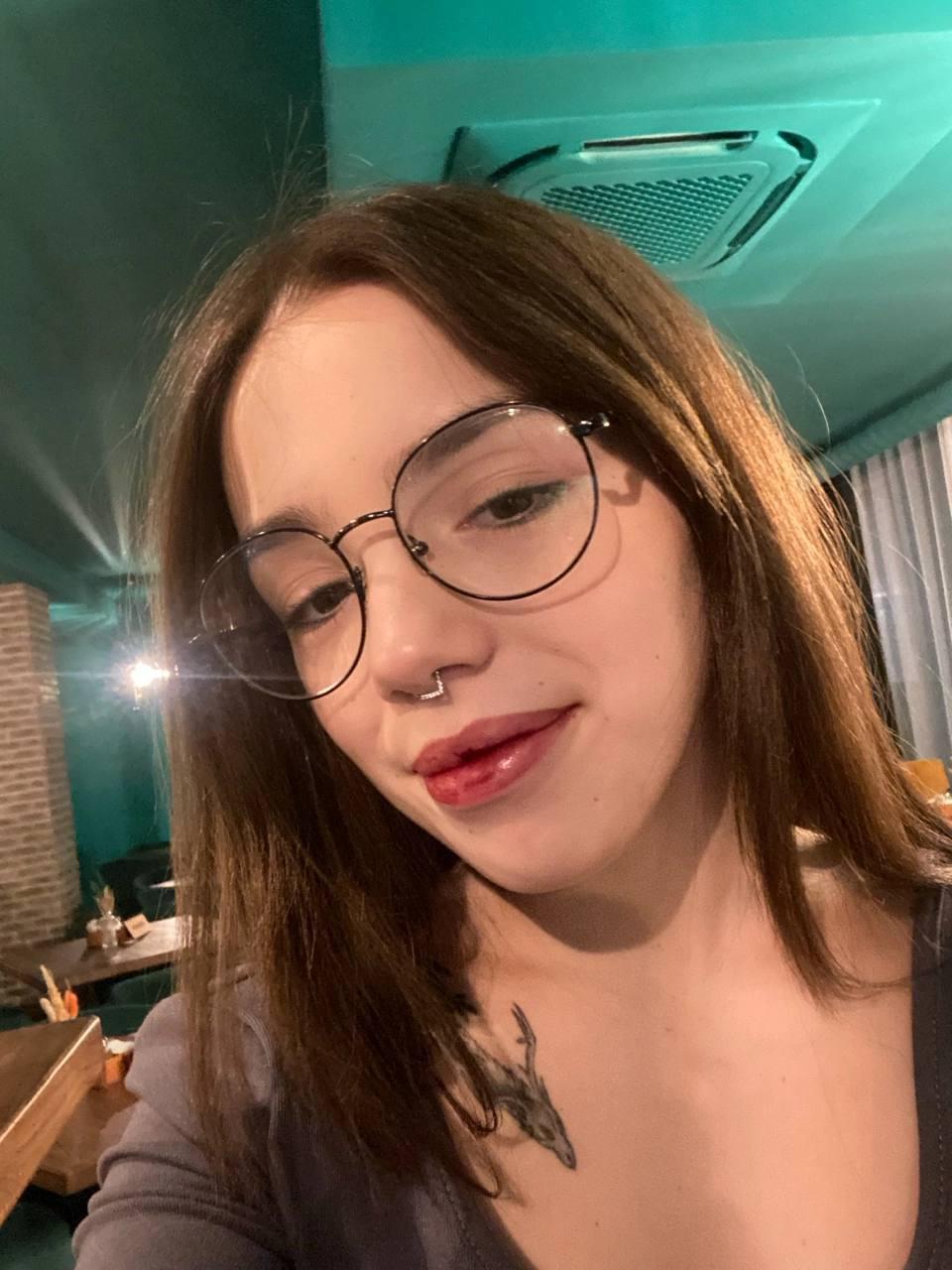 Watch Alisasskiss's Live Sex Show