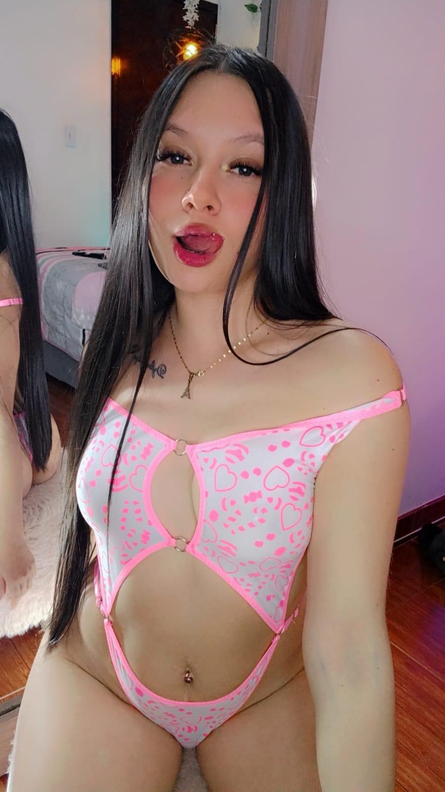 Sehen Sie sich selena_teens Live-Sexshow an