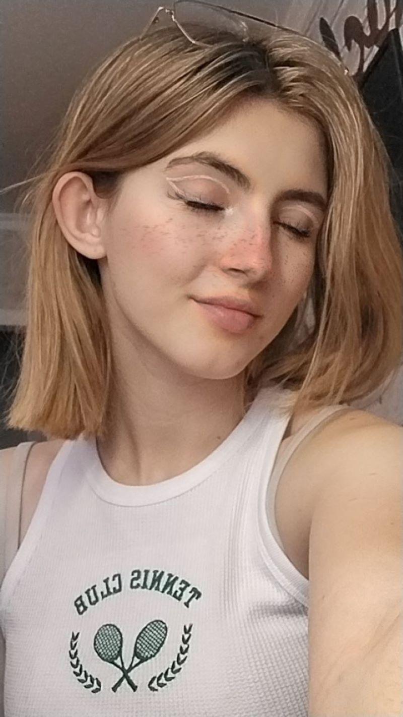 Watch EngelCleverley's Live Sex Show