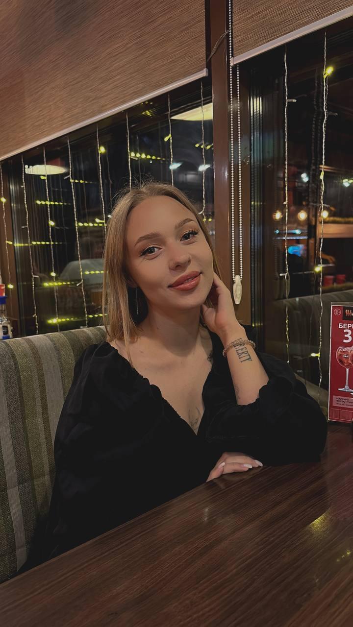 Watch GaynaBanford's Live Sex Show