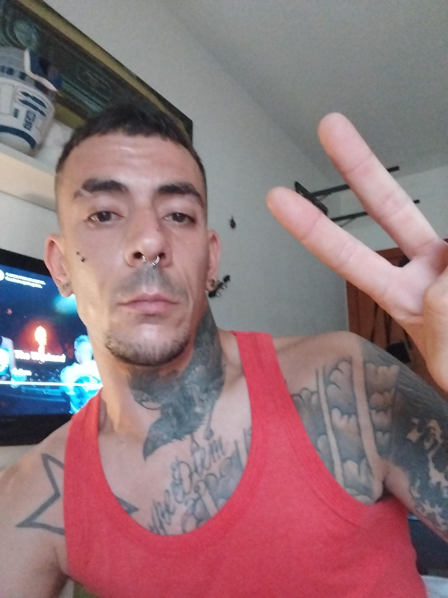 Sehen Sie sich gorka19hots Live-Sexshow an