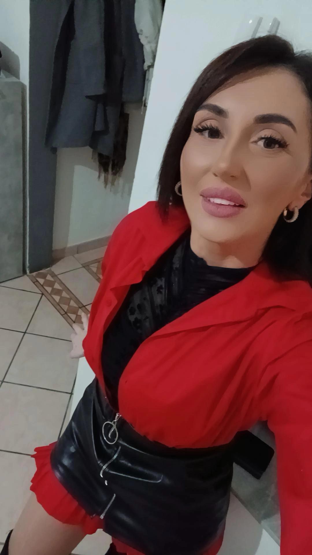 Watch Lola05love's Live Sex Show