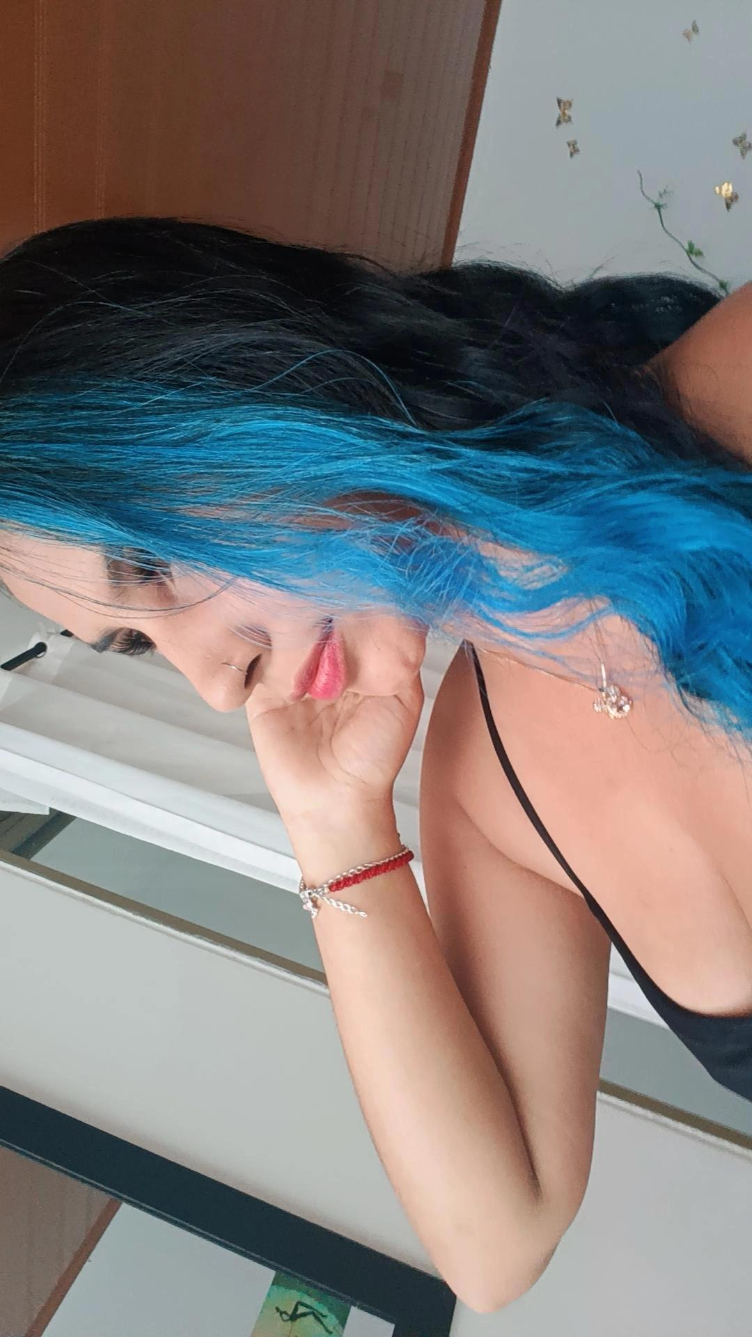 Watch sara_jonnes's Live Sex Show