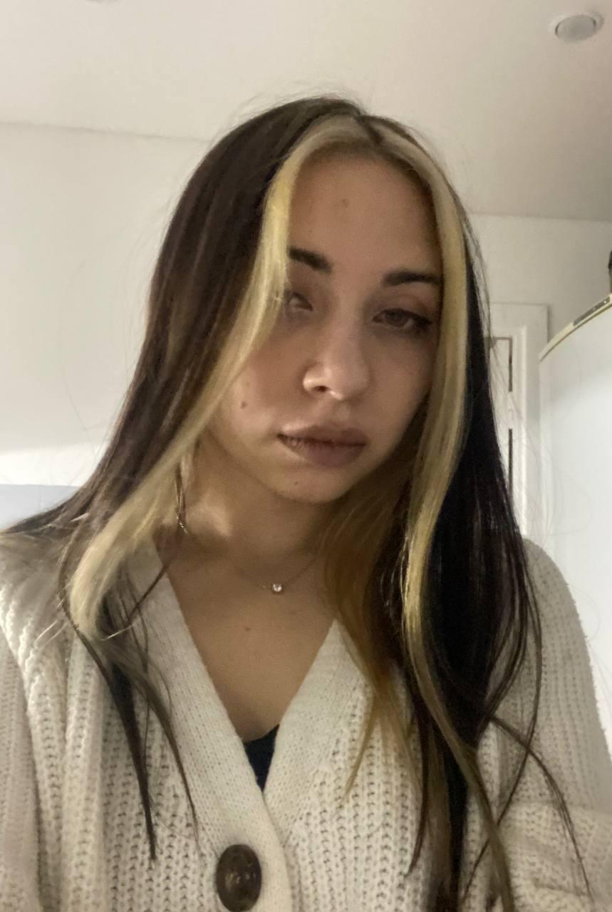 Watch DollyHerrin's Live Sex Show