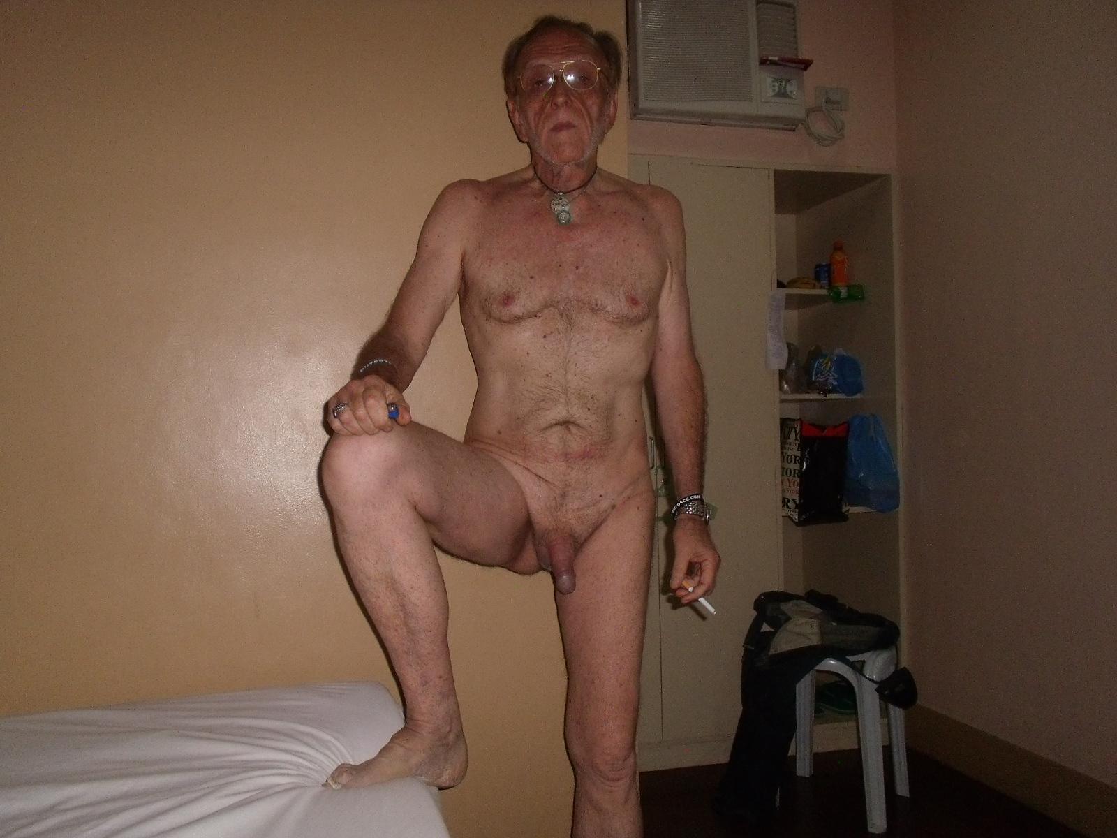 Sehen Sie sich JOHNPILOT42s Live-Sexshow an