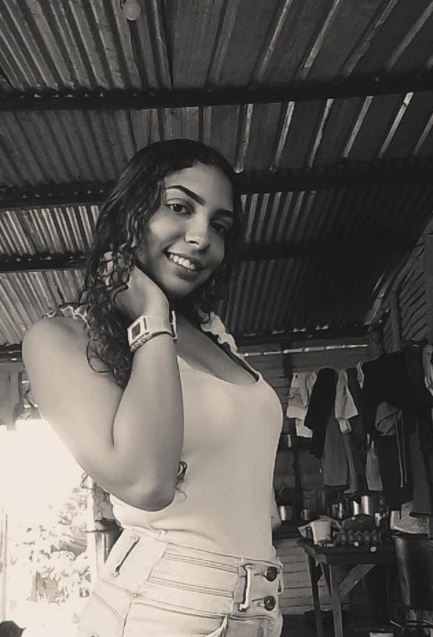 Sehen Sie sich LustyNibbless Live-Sexshow an