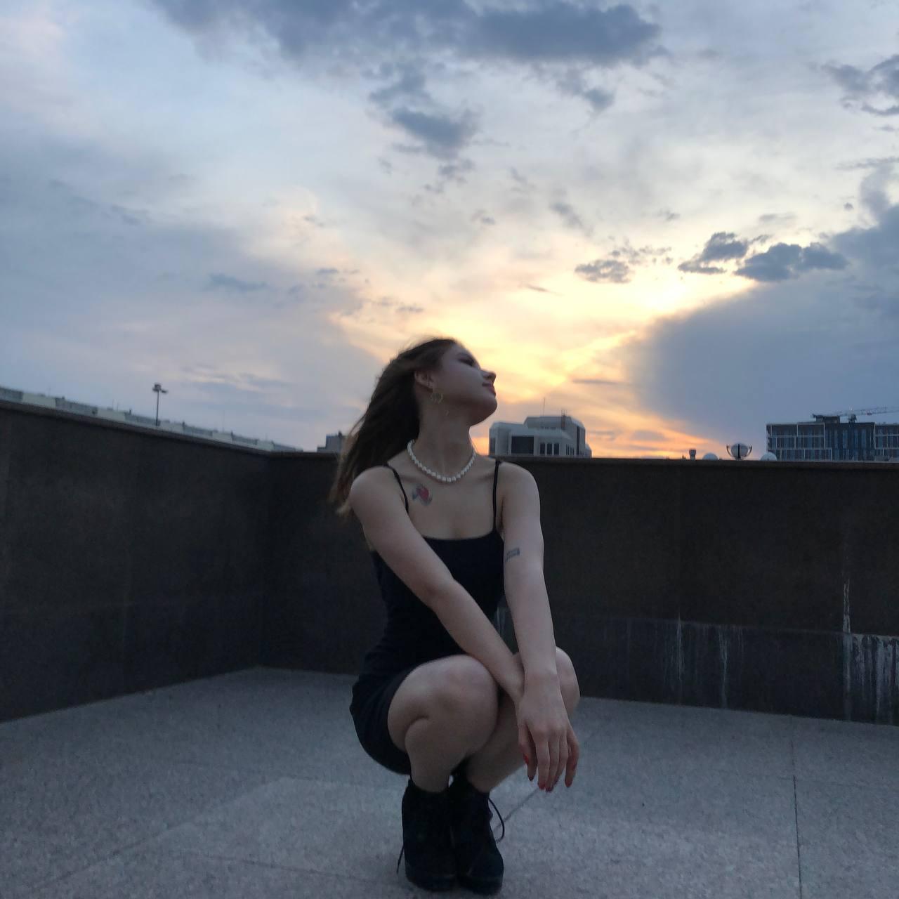 Watch OdelinaDwinell's Live Sex Show