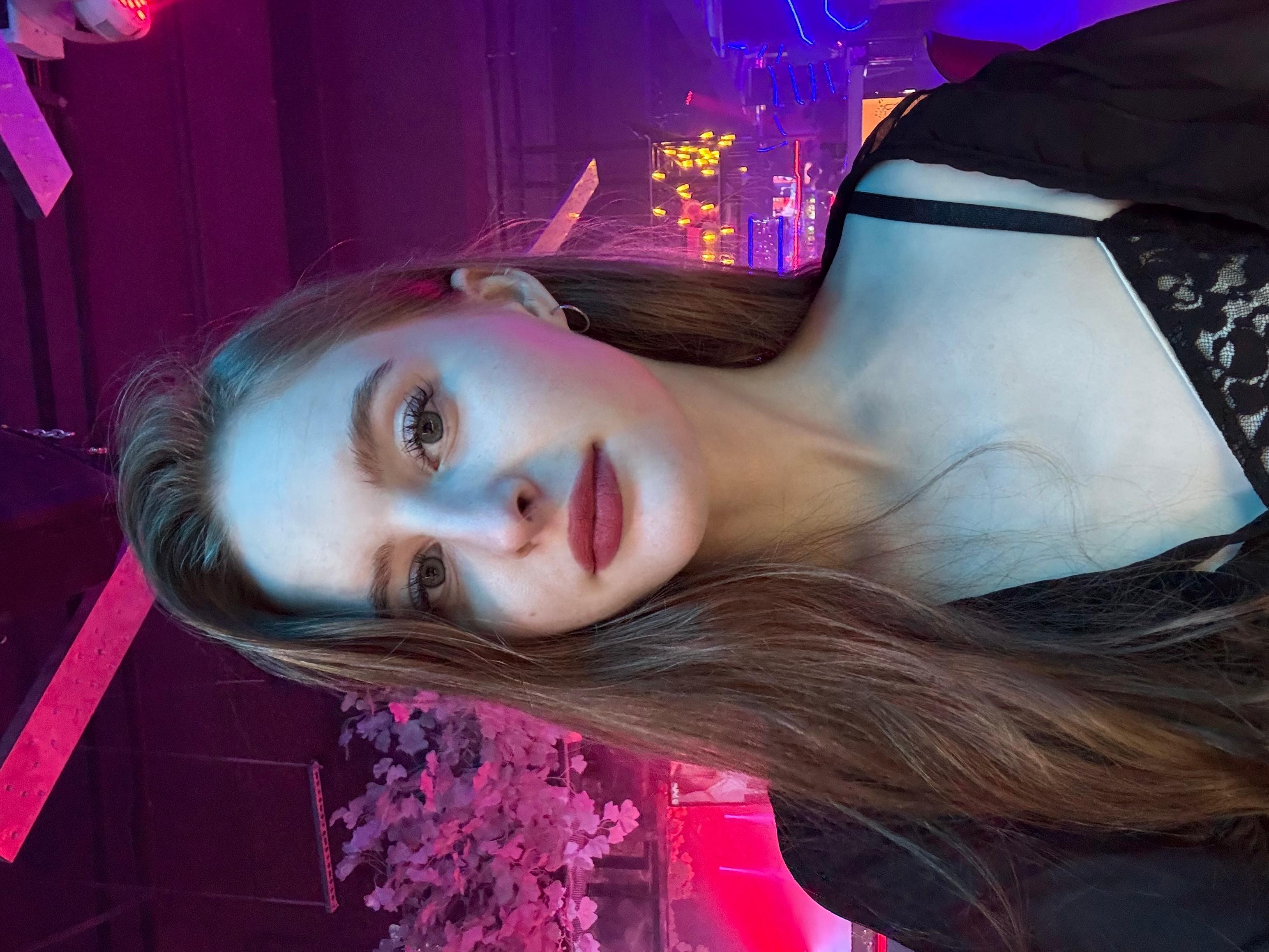 Watch OdelinaCordery's Live Sex Show