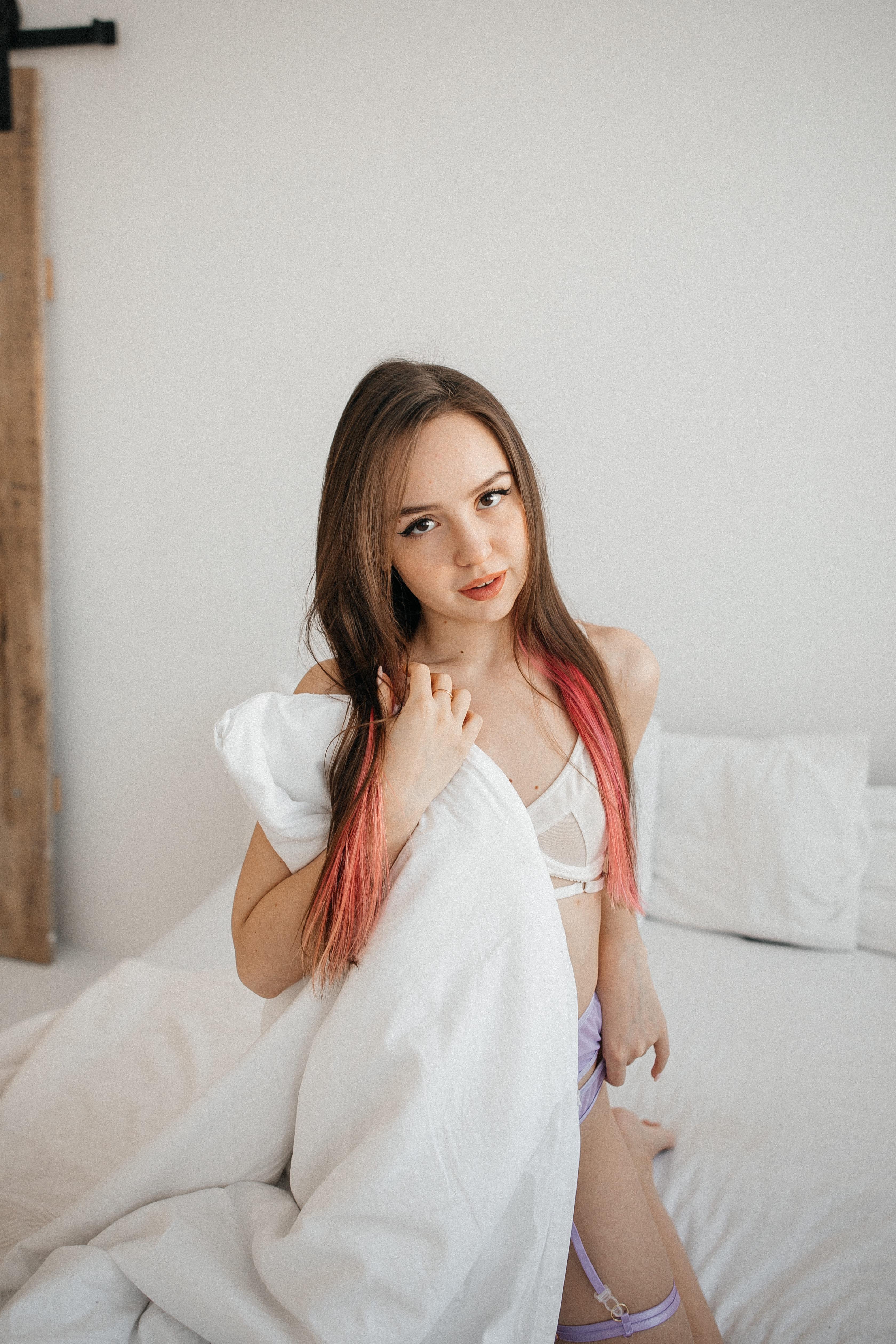 Watch DarlineBurner's Live Sex Show
