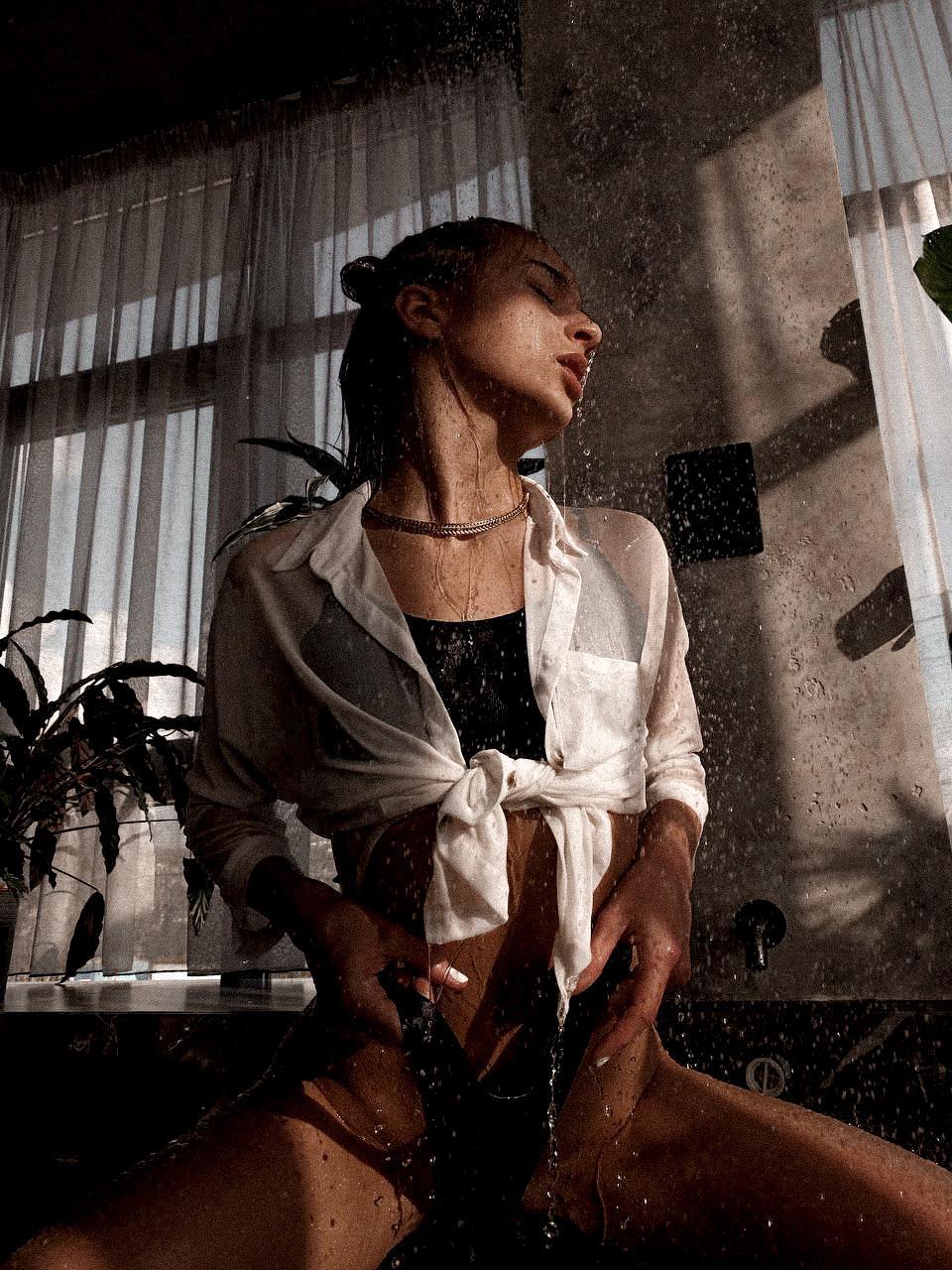 Watch ElizSweet's Live Sex Show