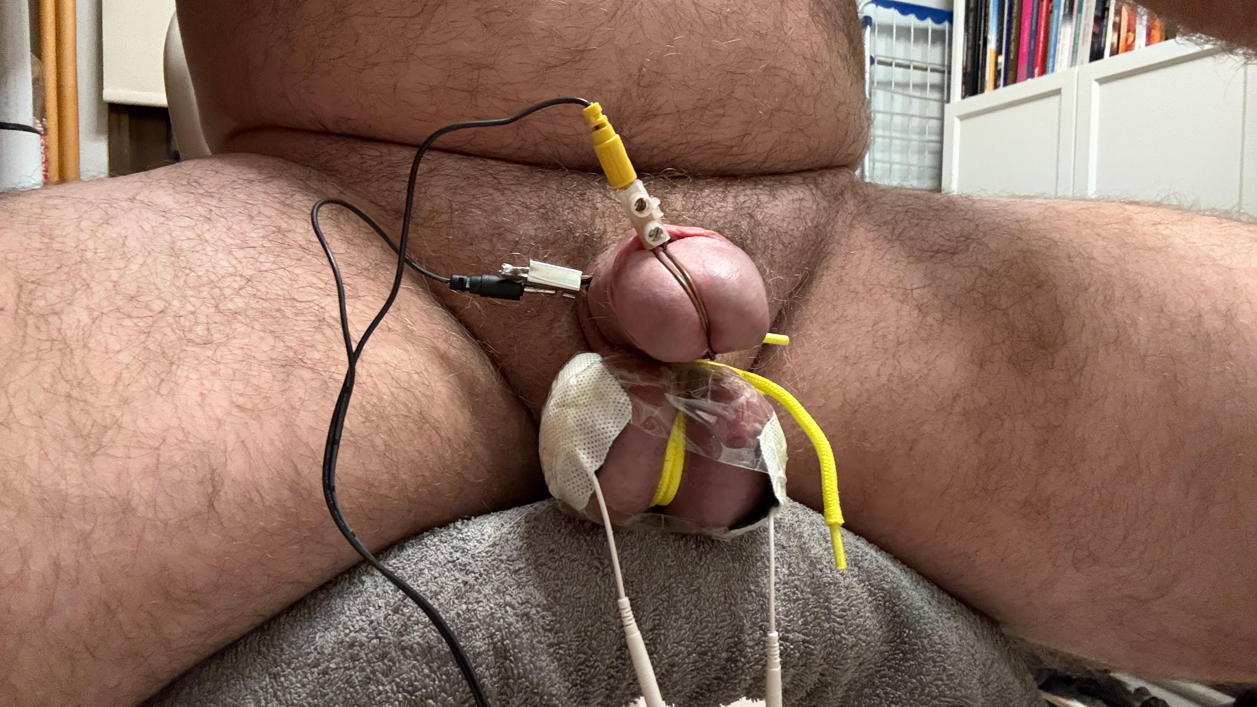 Sehen Sie sich CBTmasos Live-Sexshow an