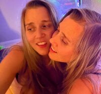 Sehen Sie sich SkyelarSommers Live-Sexshow an
