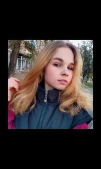 Sehen Sie sich OdetteHarwicks Live-Sexshow an
