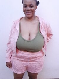 Watch HugeTitisxx's Live Sex Show