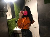 Sehen Sie sich DreamKarinas Live-Sexshow an