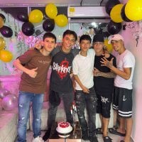 Sehen Sie sich Houseofwarrioss Live-Sexshow an