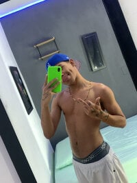 Sehen Sie sich Romancartier_1s Live-Sexshow an