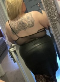Watch AddictiveRose_25's Live Sex Show