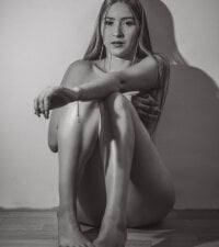 Watch Miia_Diiaz's Live Sex Show