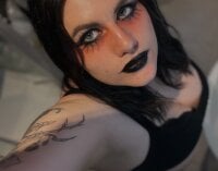 Sehen Sie sich GothSuccubusBabes Live-Sexshow an