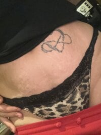 Sehen Sie sich SexyBuncys Live-Sexshow an