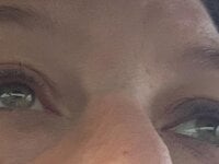Sehen Sie sich HotRedYeags Live-Sexshow an