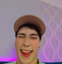 Смотреть секс шоу Michael_twink_