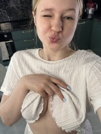 Watch MaydaFoulk's Live Sex Show
