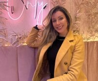 Watch carolinesampaio's Live Sex Show