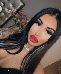 Sehen Sie sich YasminaFires Live-Sexshow an