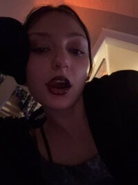 Sehen Sie sich trixibby19s Live-Sexshow an