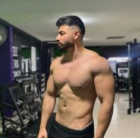 Sehen Sie sich Roman_Luxs Live-Sexshow an