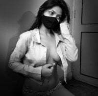 Sehen Sie sich Sanaya_7s Live-Sexshow an