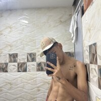 Watch bl2y's Live Sex Show