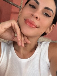 Watch hotroommates's Live Sex Show