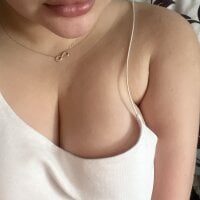 Watch ayxqueenx's Live Sex Show