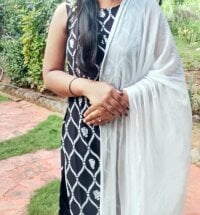 Sehen Sie sich KannadaTamilSexyCoupless Live-Sexshow an