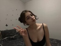 Sehen Sie sich GigiGrappos Live-Sexshow an