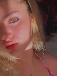 Sehen Sie sich Friizas Live-Sexshow an