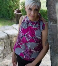 Watch JasmineNoir2's Live Sex Show