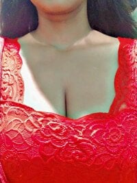 Watch BerryOnFire's Live Sex Show