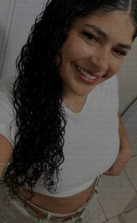 Watch euseila98's Live Sex Show