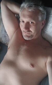 Sehen Sie sich tom-swedes Live-Sexshow an