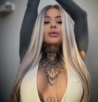 Sehen Sie sich bambixboos Live-Sexshow an