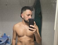 Sehen Sie sich SexyItalian10s Live-Sexshow an